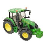 Britains Model traktor JOHN DEERE 6120M 1:32 16 cm