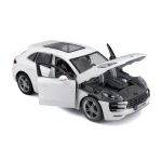 Bburago 1:24 Plus Porsche Macan White