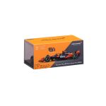 Bburago 1:43 RACE Formula F1 - McLaren F1 Team MCL38 (2024) #81 (Oscar Piastri) - with driver and de