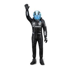Bburago 1:24 RACE Formula F1 - Mercedes-AMG F1 W14 E (2023) #63 George Russell with driver and decor